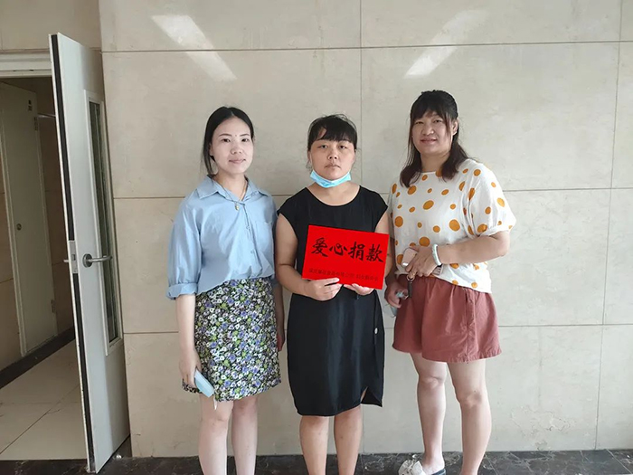 暖心慰問，進(jìn)行中