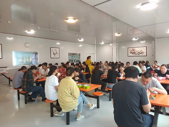 悠悠粽香飄幸福，濃情端午暖人心